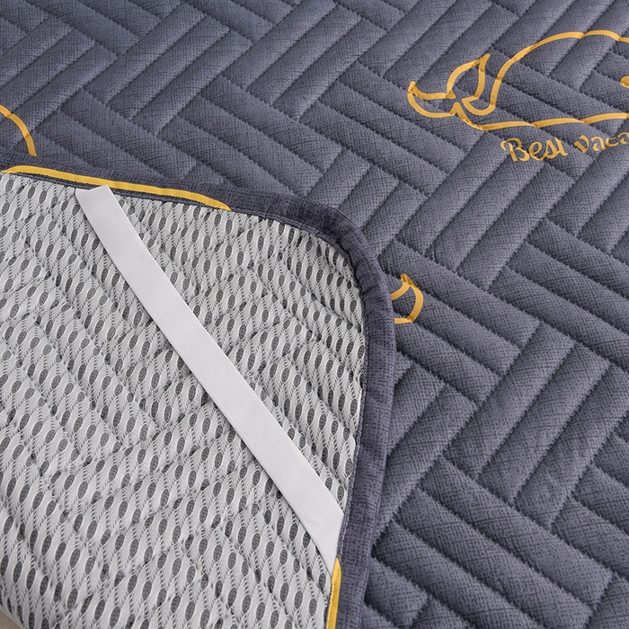 91家纺网 家纺一手货源 找家纺 圣楚家纺 2025新款亲肤清新水洗床垫 自由自在