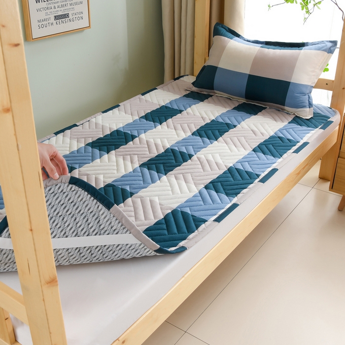 91家纺网 家纺一手货源 找家纺 圣楚家纺 2025新款亲肤清新水洗床垫 幽兰