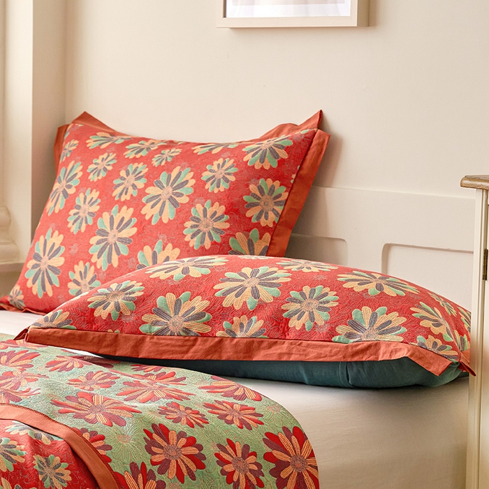 91家纺网 家纺一手货源 找家纺 棠薇家纺 2025新款全棉彩纱枕套燕尾角枕套夹棉双层纱48*74cm枕头套单只装一对装 陌上花开红