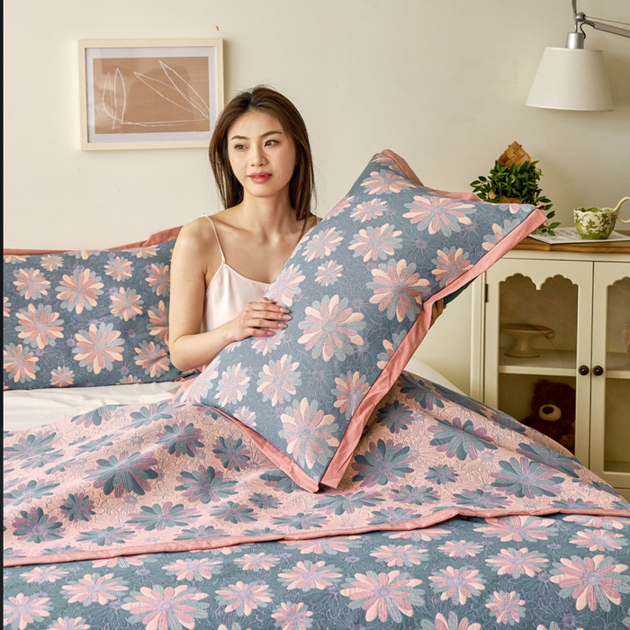 91家纺网 家纺一手货源 找家纺 棠薇家纺 2025新款全棉彩纱枕套燕尾角枕套夹棉双层纱48*74cm枕头套单只装一对装 陌上花开蓝