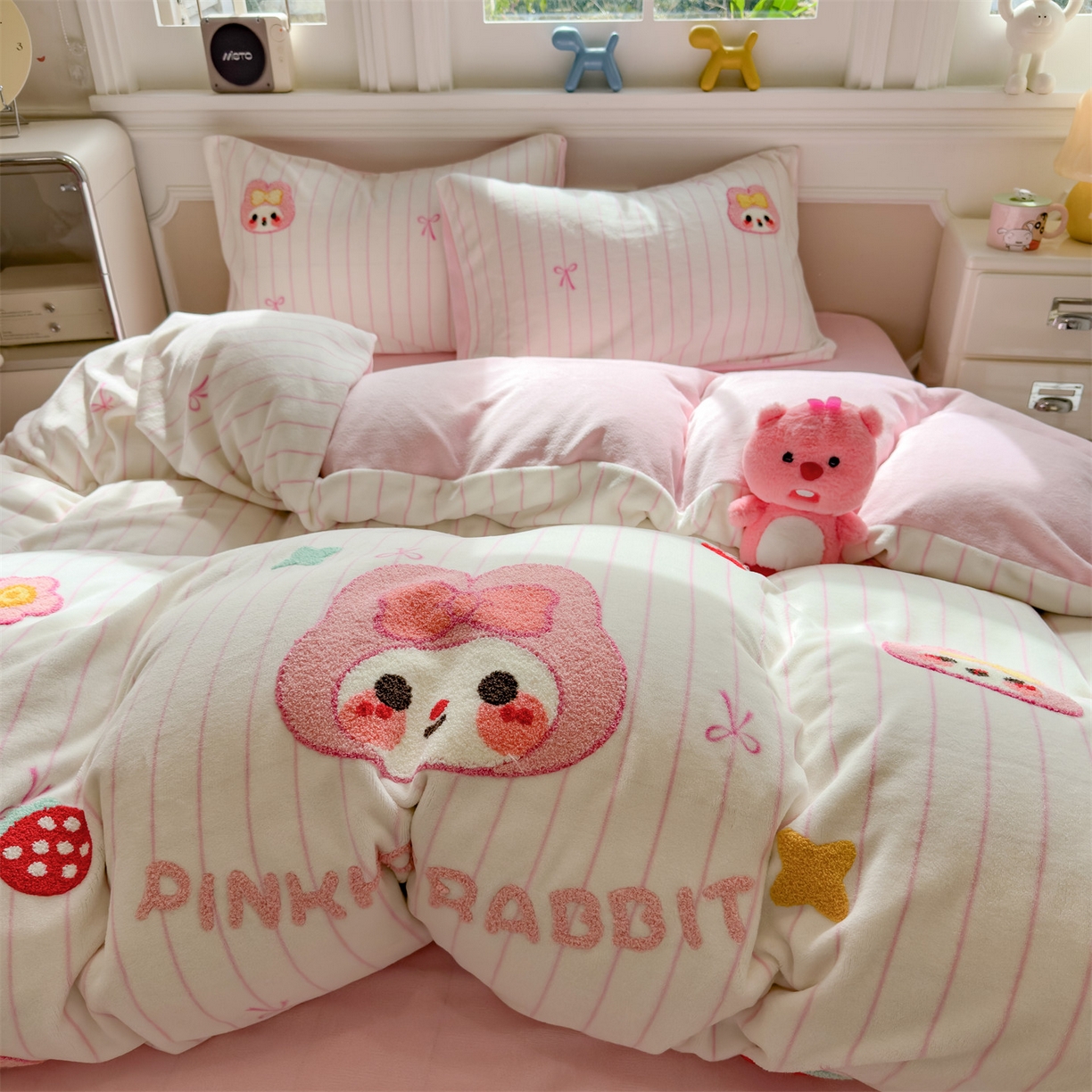 91家纺网 家纺一手货源 找家纺 （总）曲之慕 2025新款A类高克重牛奶绒印花毛巾绣四件套