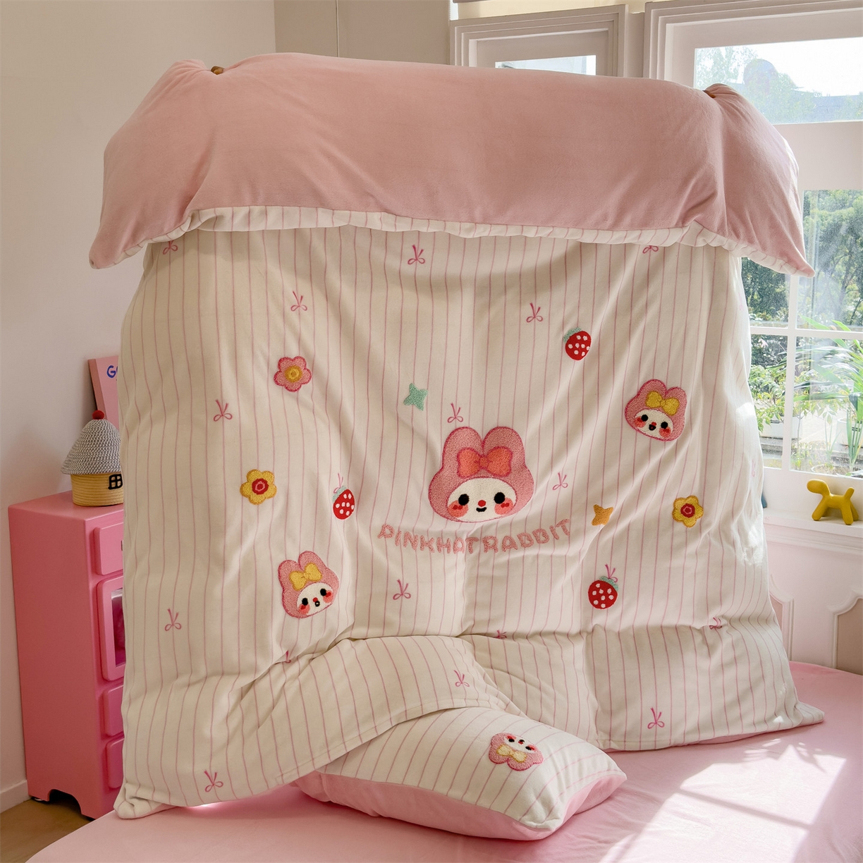 91家纺网 家纺一手货源 找家纺 （总）曲之慕 2025新款A类高克重牛奶绒印花毛巾绣四件套