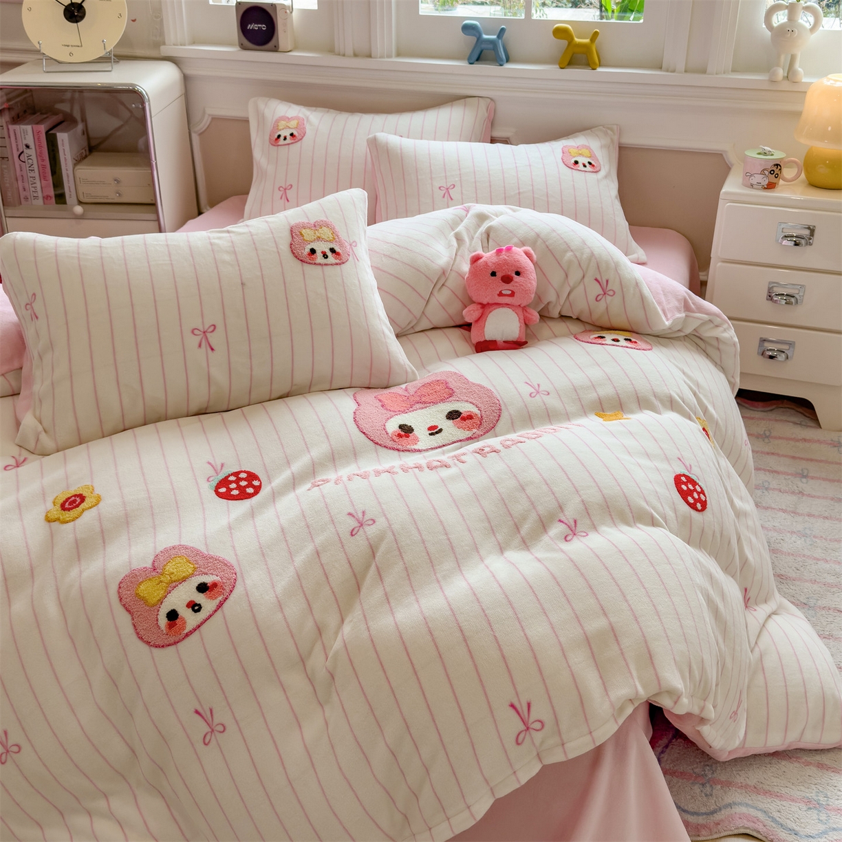 91家纺网 家纺一手货源 找家纺 （总）曲之慕 2025新款A类高克重牛奶绒印花毛巾绣四件套