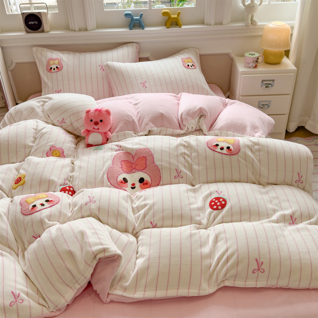 91家纺网 家纺一手货源 找家纺 （总）曲之慕 2025新款A类高克重牛奶绒印花毛巾绣四件套