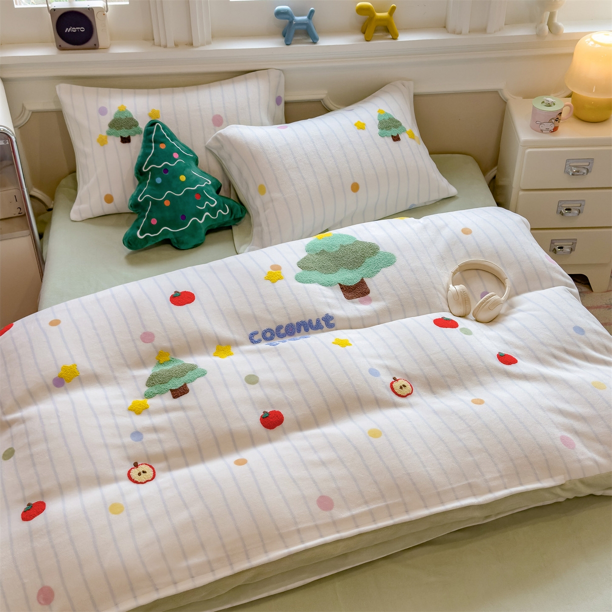 91家纺网 家纺一手货源 找家纺 曲之慕 2025新款A类高克重牛奶绒印花毛巾绣四件套 毛巾绣-绿森林