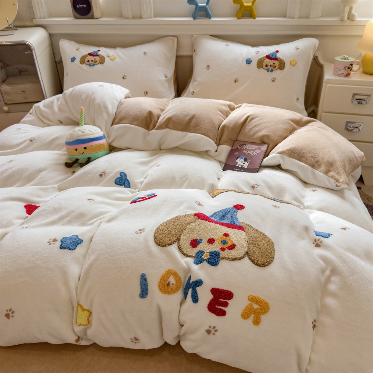 91家纺网 家纺一手货源 找家纺 曲之慕 2025新款A类高克重牛奶绒印花毛巾绣四件套 毛巾绣-马戏团