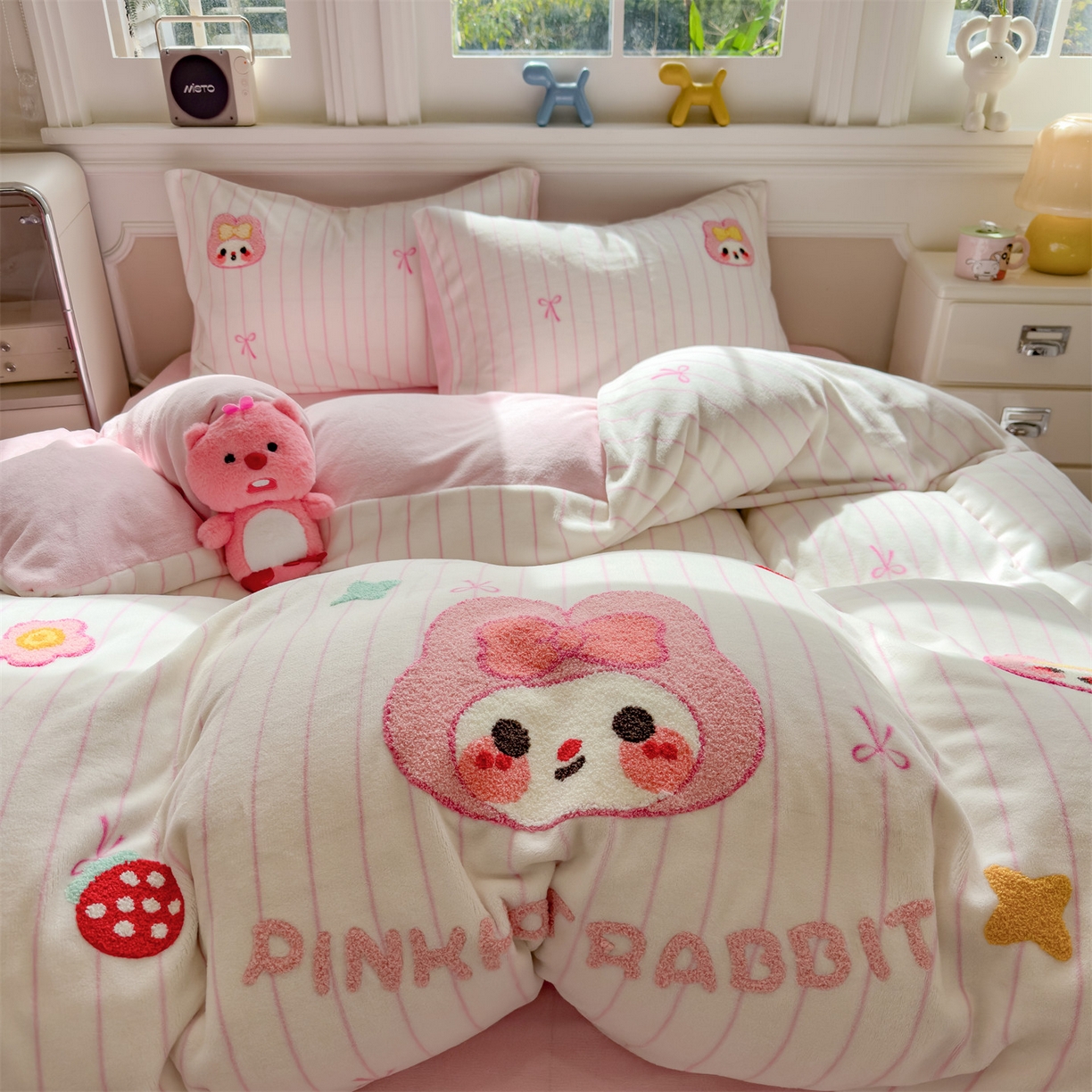 91家纺网 家纺一手货源 找家纺 （总）曲之慕 2025新款A类高克重牛奶绒印花毛巾绣四件套