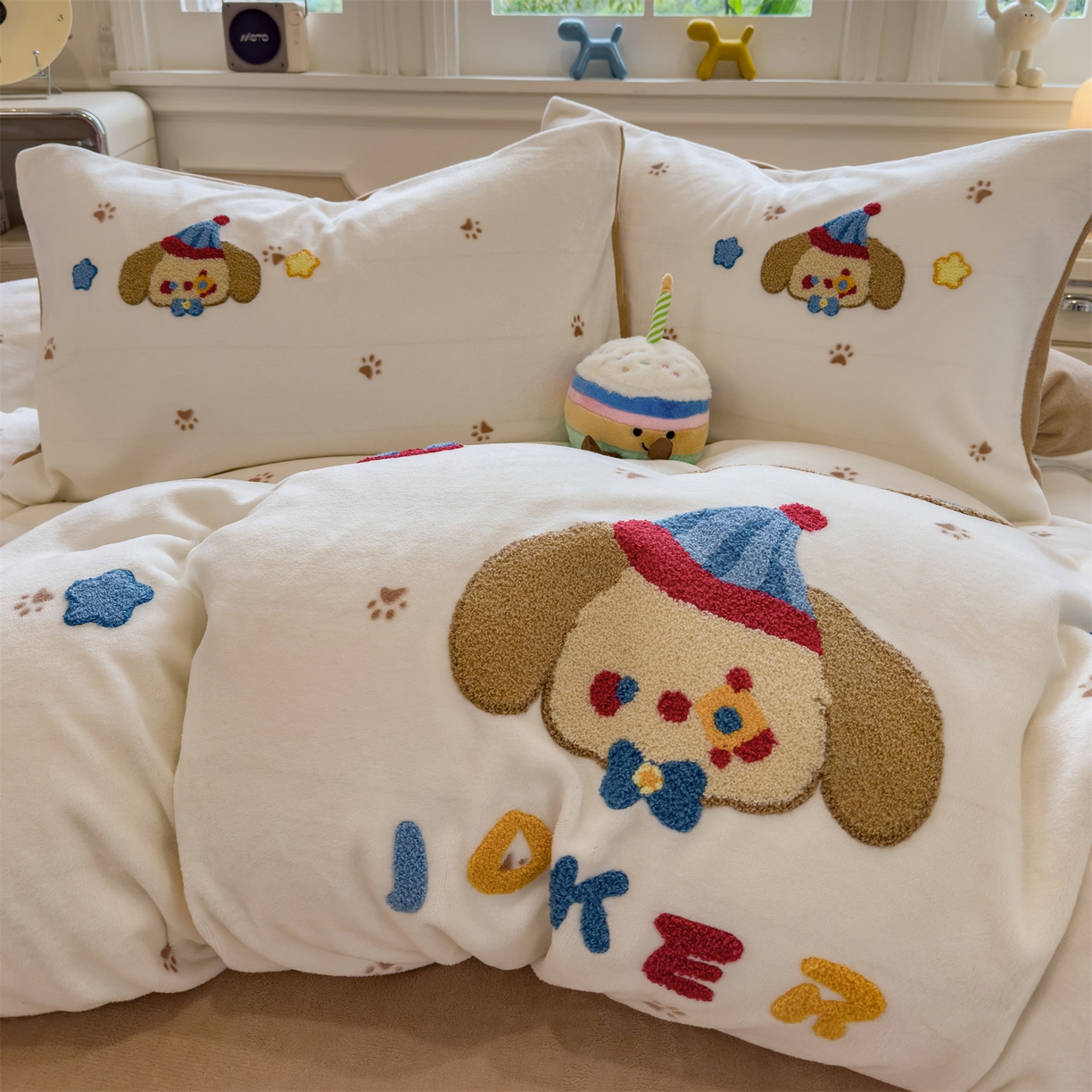 91家纺网 家纺一手货源 找家纺 曲之慕 2025新款A类高克重牛奶绒印花毛巾绣四件套 毛巾绣-马戏团