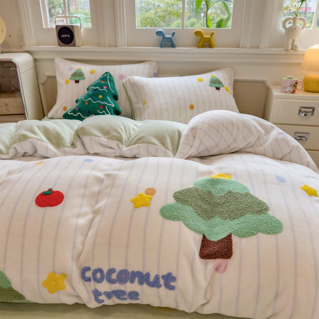 91家纺网 家纺一手货源 找家纺 曲之慕 2025新款A类高克重牛奶绒印花毛巾绣四件套 毛巾绣-绿森林