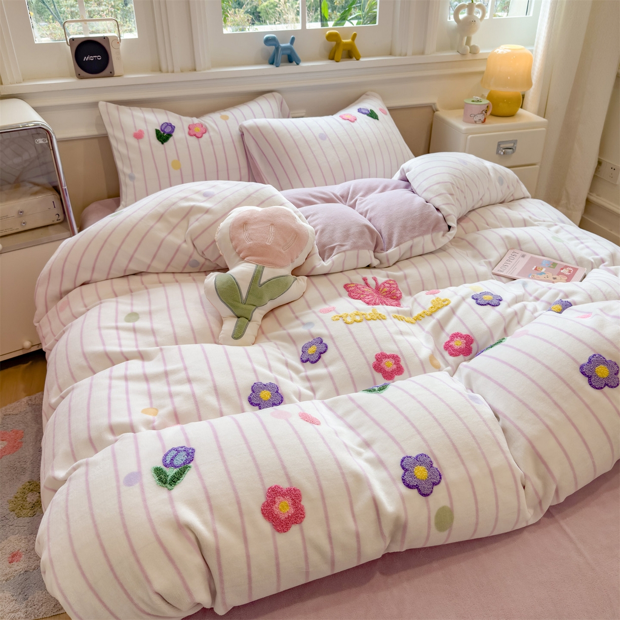 91家纺网 家纺一手货源 找家纺 曲之慕 2025新款A类高克重牛奶绒印花毛巾绣四件套 毛巾绣-小花园