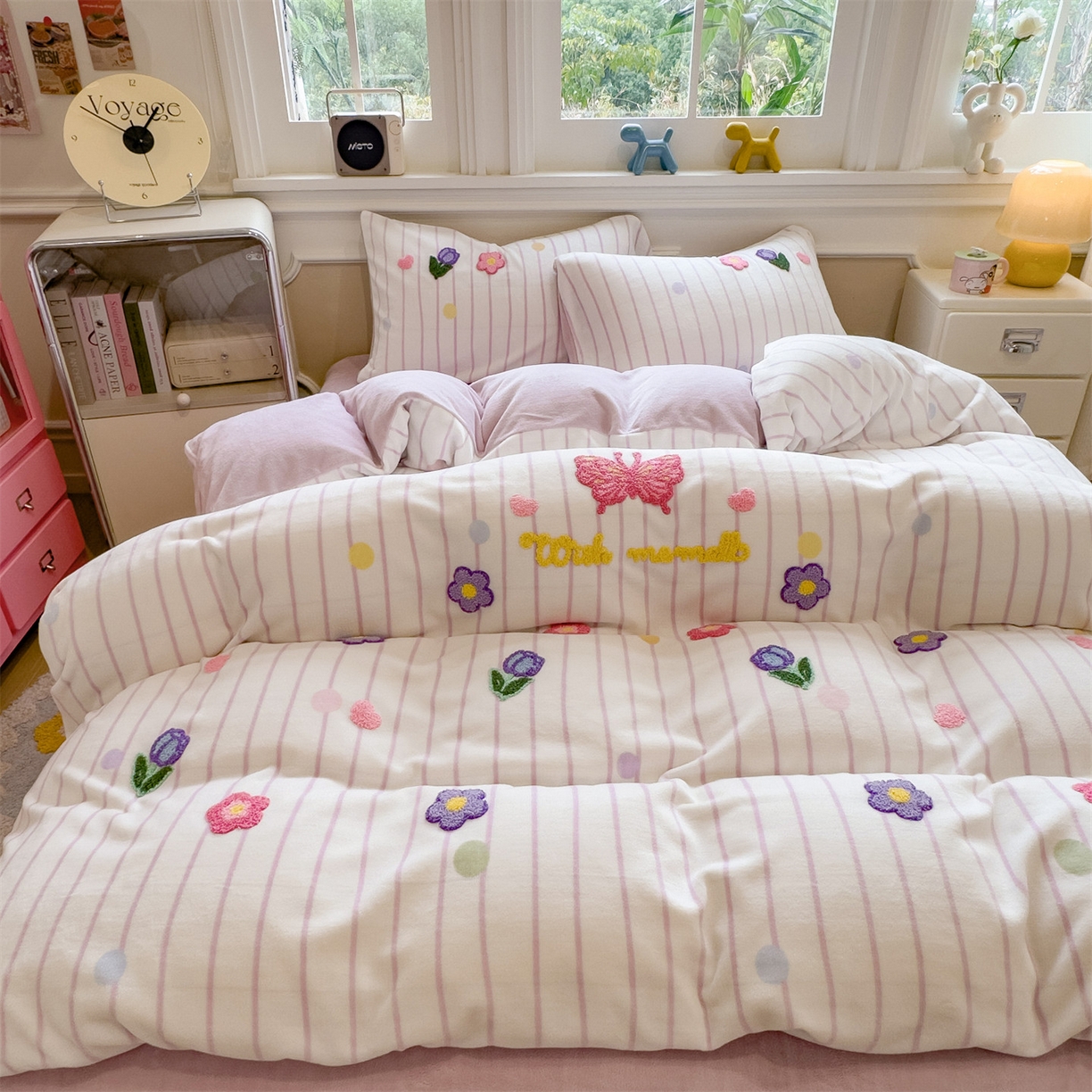 91家纺网 家纺一手货源 找家纺 曲之慕 2025新款A类高克重牛奶绒印花毛巾绣四件套 毛巾绣-小花园