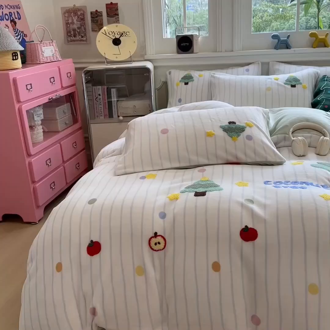 91家纺网 家纺一手货源 找家纺 曲之慕 2025新款A类高克重牛奶绒印花毛巾绣四件套 毛巾绣-绿森林