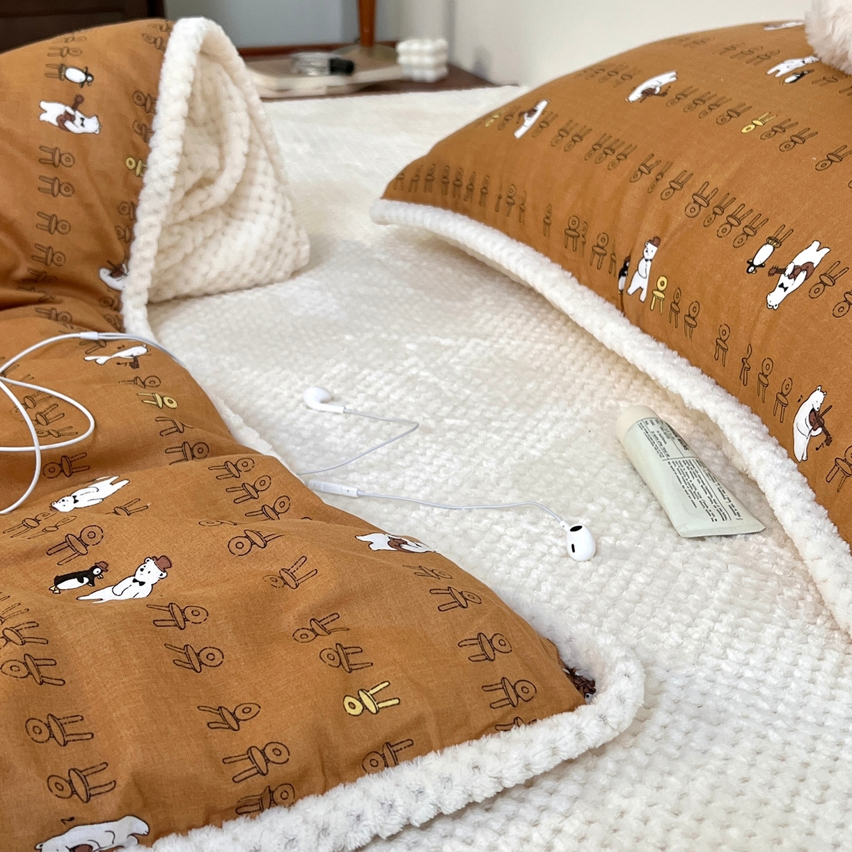 91家纺网 家纺一手货源 找家纺 荣轩 2025秋冬必备新品棉加绒华夫格提花绒工艺款四件套（铺床版）音乐白熊