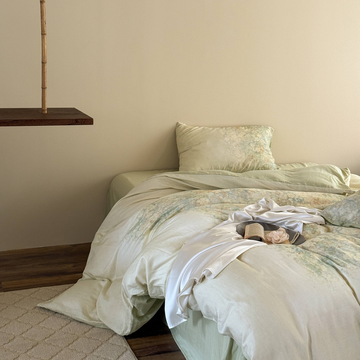 91家纺网 家纺一手货源 找家纺 窝米 2025新款全棉纯棉双层纱大版印花花卉四件套-第一组 绿野香