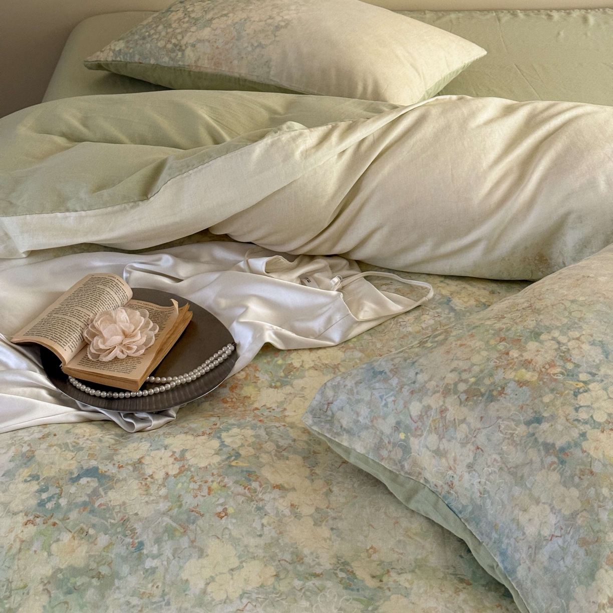 91家纺网 家纺一手货源 找家纺 窝米 2025新款全棉纯棉双层纱大版印花花卉四件套-第一组 绿野香