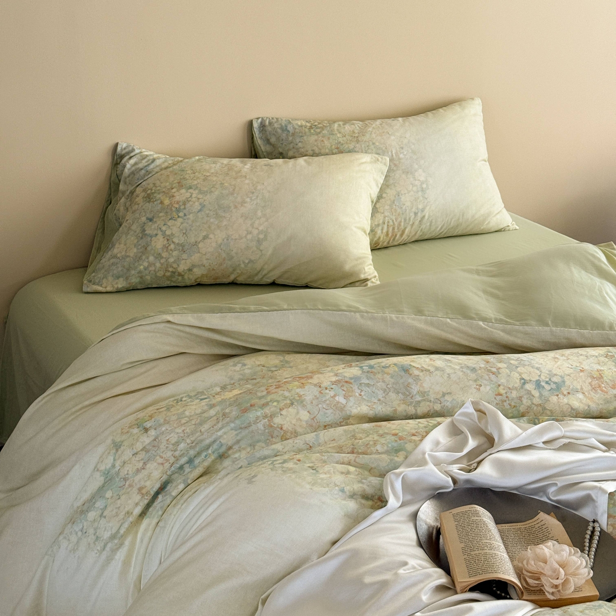 91家纺网 家纺一手货源 找家纺 窝米 2025新款全棉纯棉双层纱大版印花花卉四件套-第一组 绿野香