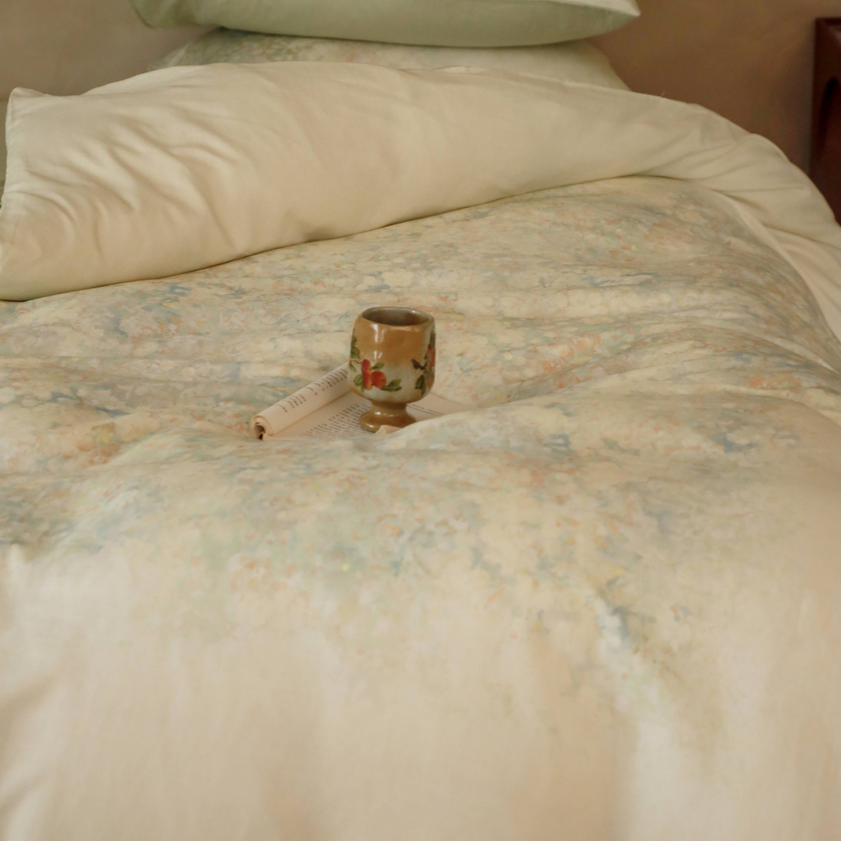 91家纺网 家纺一手货源 找家纺 窝米 2025新款全棉纯棉双层纱大版印花花卉四件套-第二组 绿野香