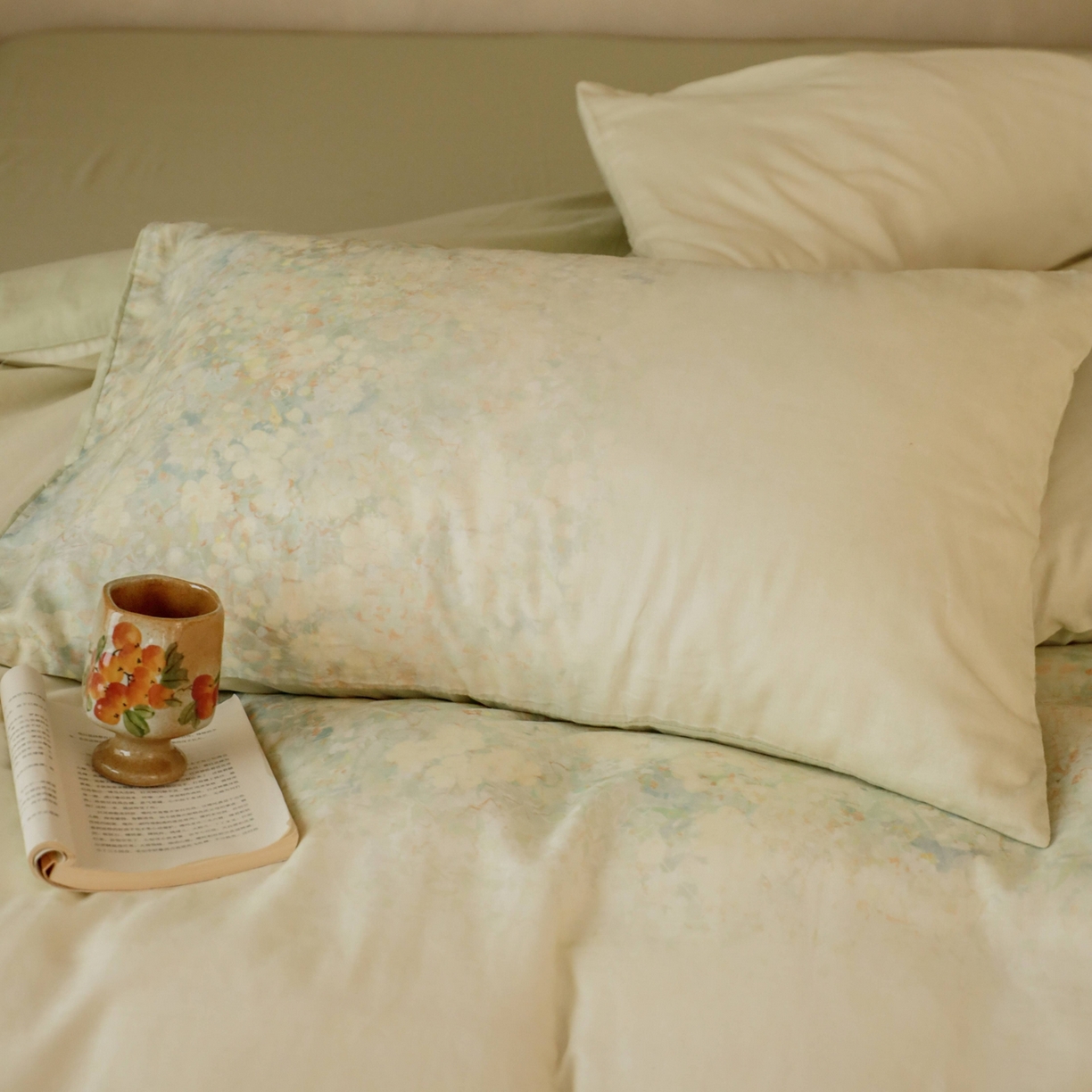 91家纺网 家纺一手货源 找家纺 窝米 2025新款全棉纯棉双层纱大版印花花卉四件套-第二组 绿野香