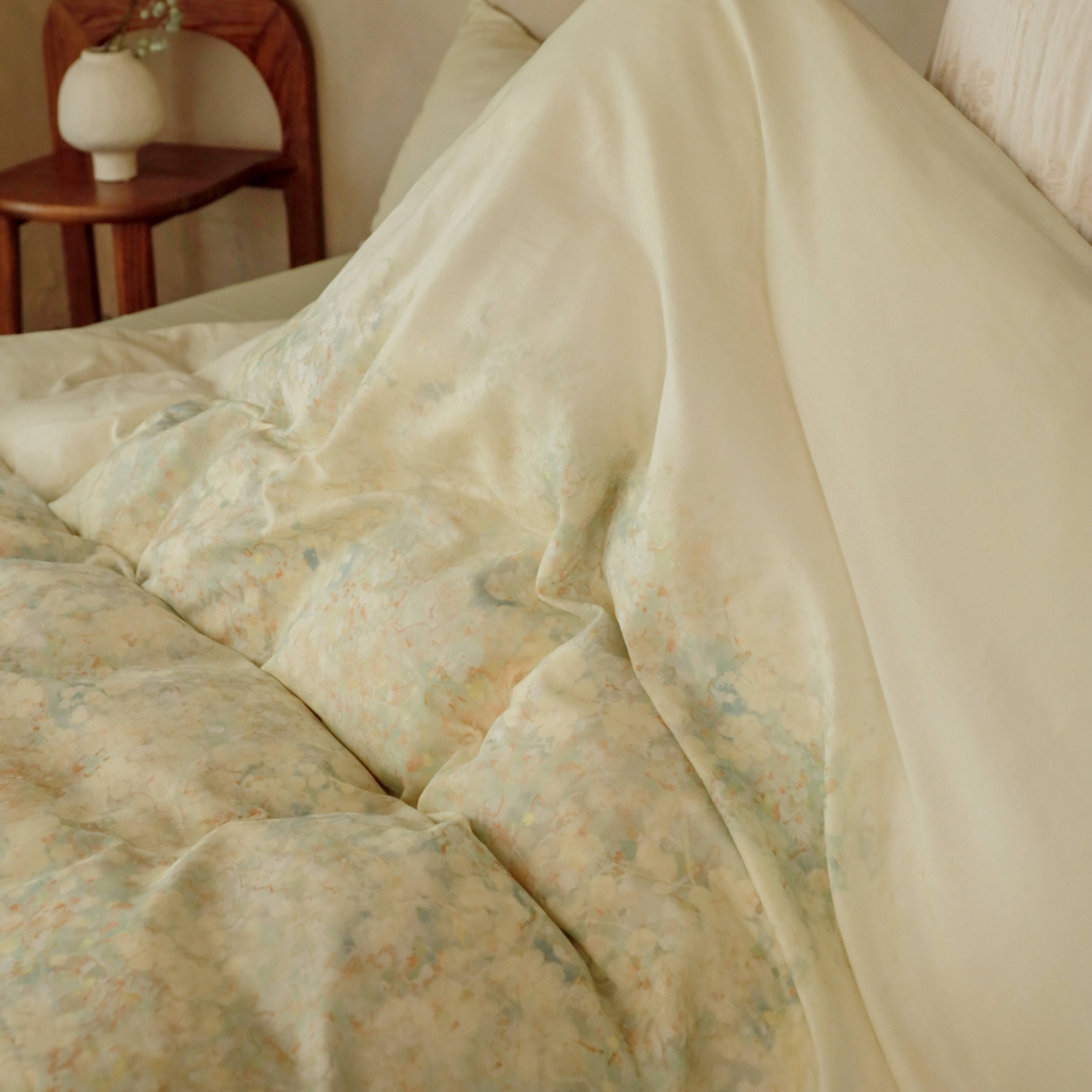 91家纺网 家纺一手货源 找家纺 窝米 2025新款全棉纯棉双层纱大版印花花卉四件套-第二组 绿野香