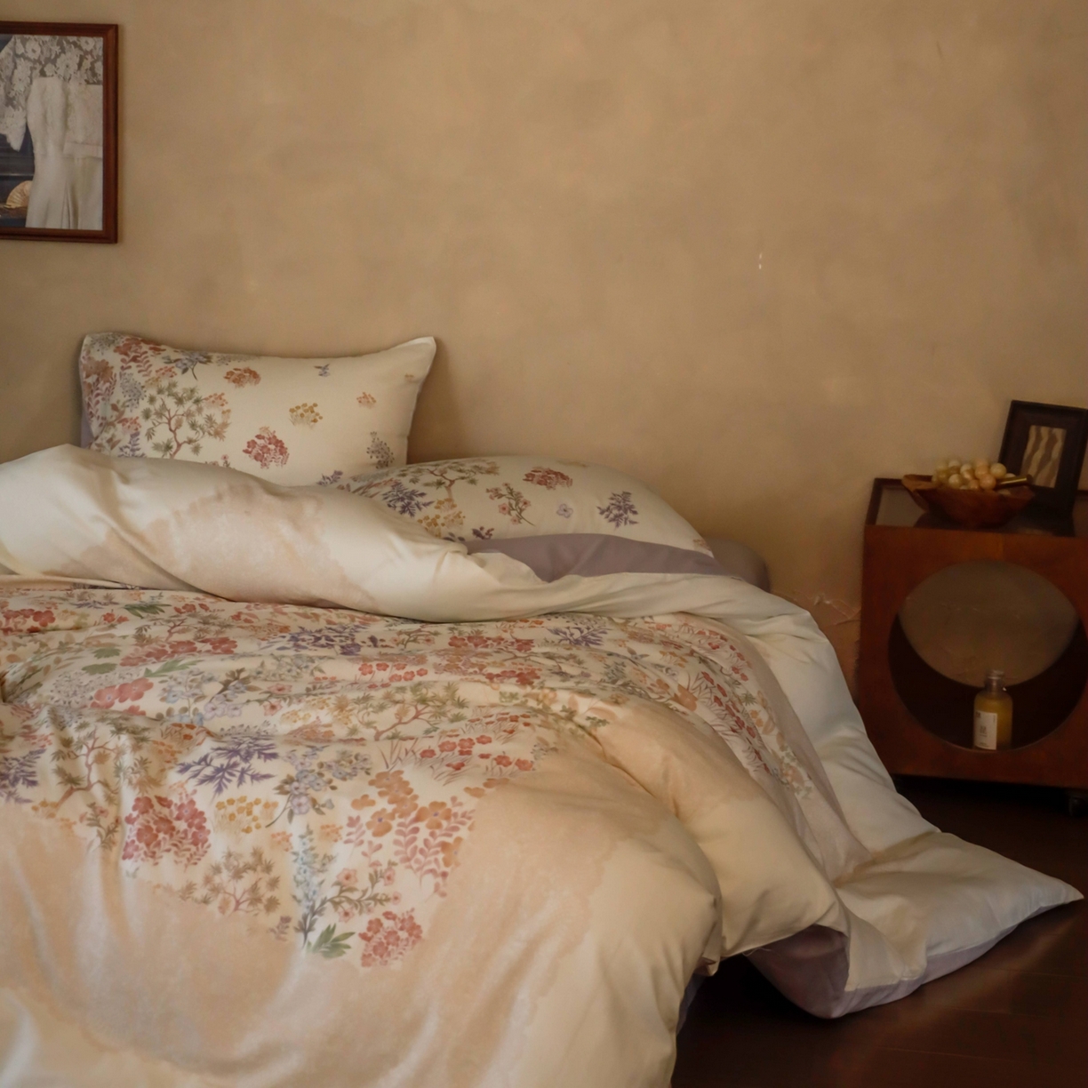 91家纺网 家纺一手货源 找家纺 窝米 2025新款全棉纯棉双层纱大版印花花卉四件套-第二组 弥初