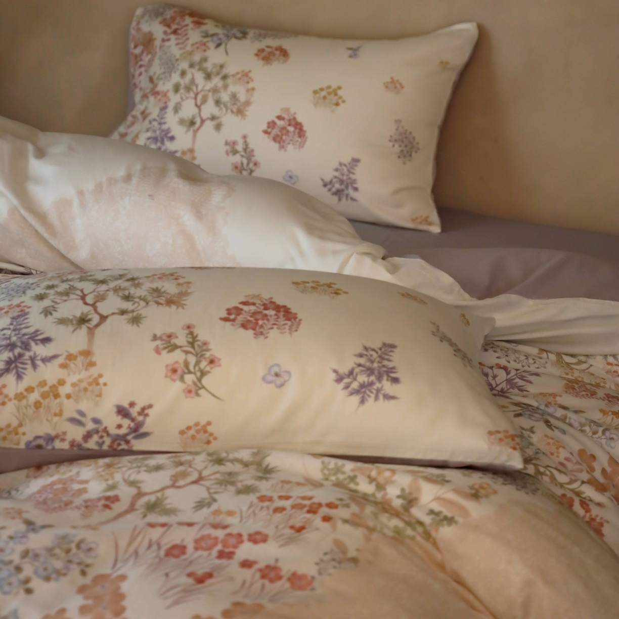 91家纺网 家纺一手货源 找家纺 窝米 2025新款全棉纯棉双层纱大版印花花卉四件套-第二组 弥初