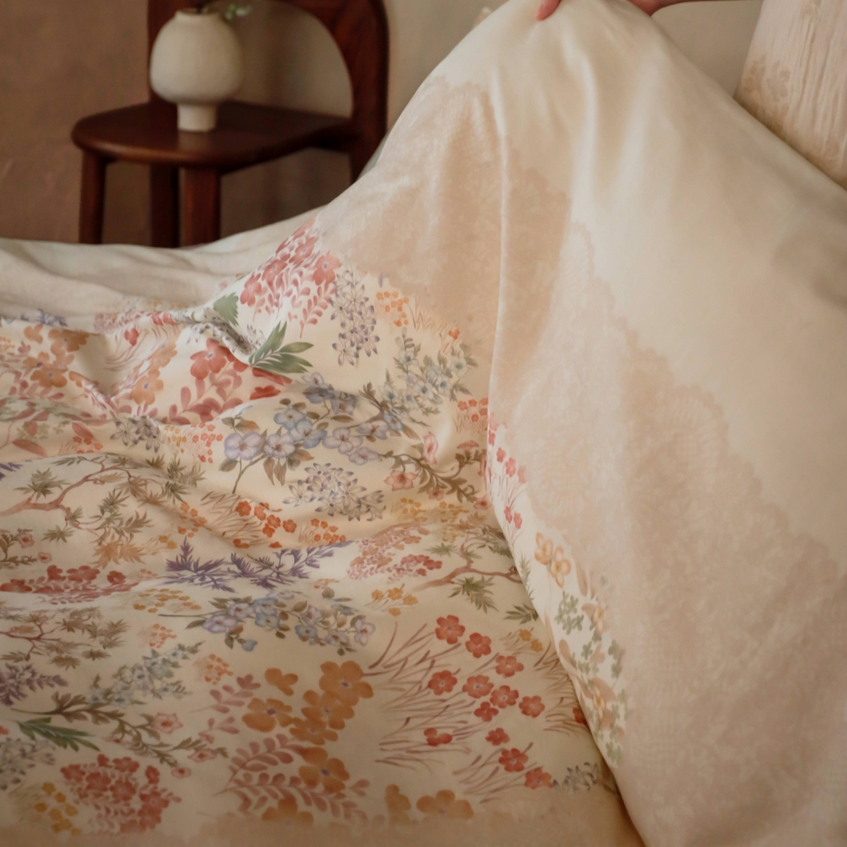 91家纺网 家纺一手货源 找家纺 窝米 2025新款全棉纯棉双层纱大版印花花卉四件套-第二组 弥初