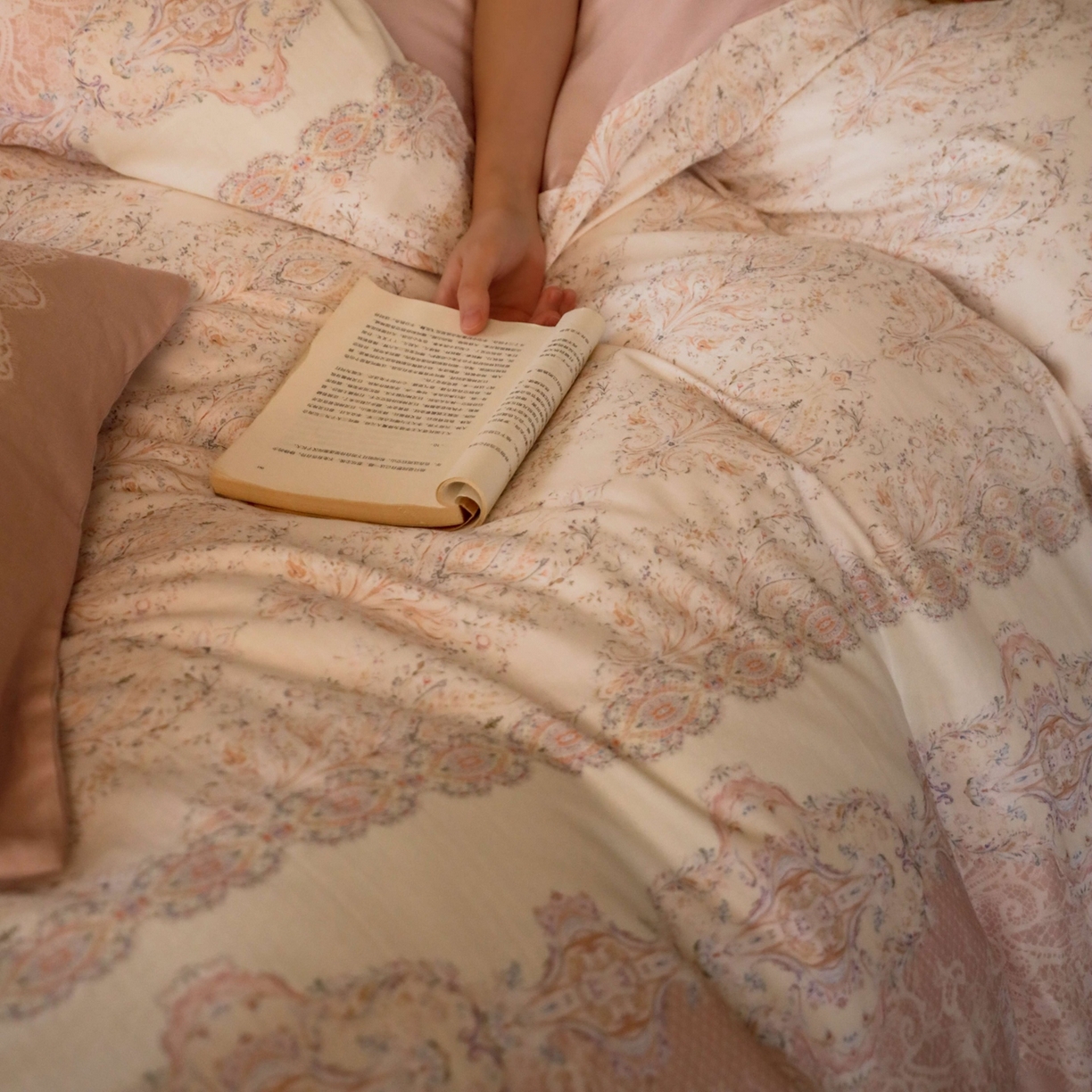 91家纺网 家纺一手货源 找家纺 窝米 2025新款全棉纯棉双层纱大版印花花卉四件套-第二组 云缦