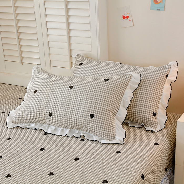 91家纺网 家纺一手货源 找家纺 羽爱 2025全棉印花A类榻榻米床盖爱心格黑