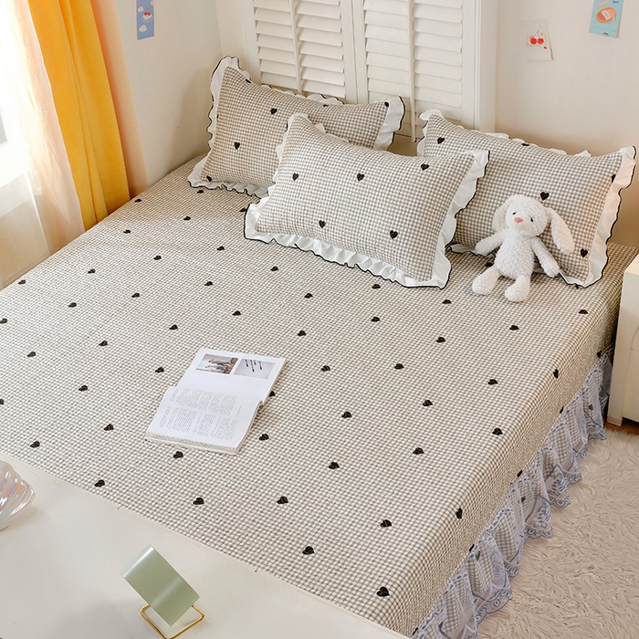 91家纺网 家纺一手货源 找家纺 羽爱 2025全棉印花A类榻榻米床盖爱心格黑