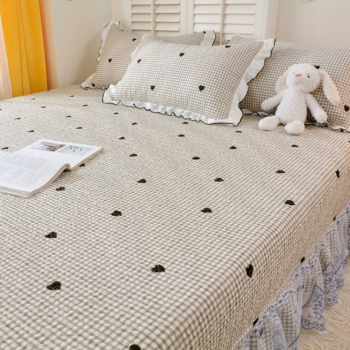 91家纺网 家纺一手货源 找家纺 羽爱 2025全棉印花A类榻榻米床盖爱心格黑