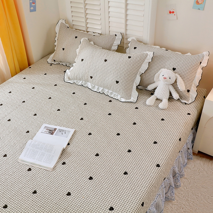 91家纺网 家纺一手货源 找家纺 羽爱 2025全棉印花A类榻榻米床盖爱心格黑