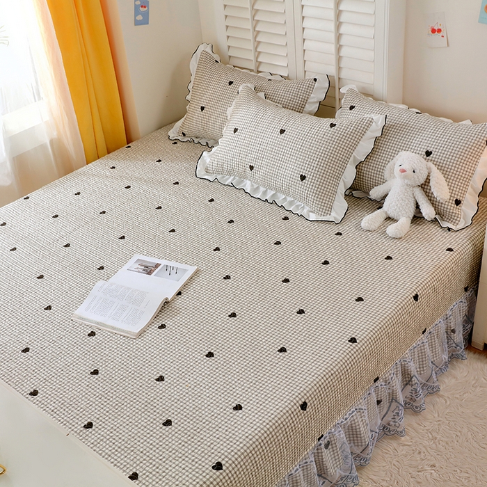 91家纺网 家纺一手货源 找家纺 羽爱 2025全棉印花A类榻榻米床盖爱心格黑