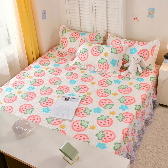 91家纺网 家纺一手货源 找家纺 羽爱 2025全棉印花A类榻榻米床盖草莓心情