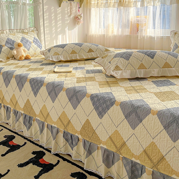 91家纺网 家纺一手货源 找家纺 羽爱 2025全棉印花A类榻榻米床盖格韵