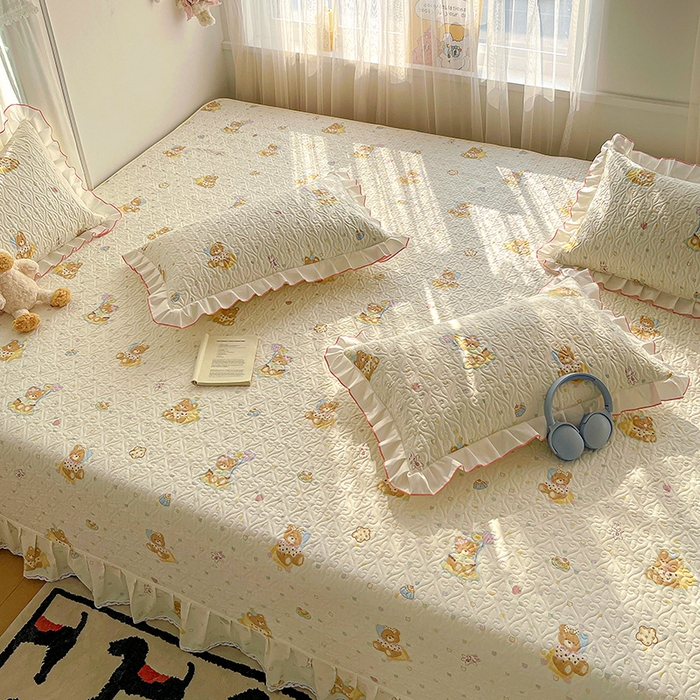 91家纺网 家纺一手货源 找家纺 羽爱 2025全棉印花A类榻榻米床盖快乐熊