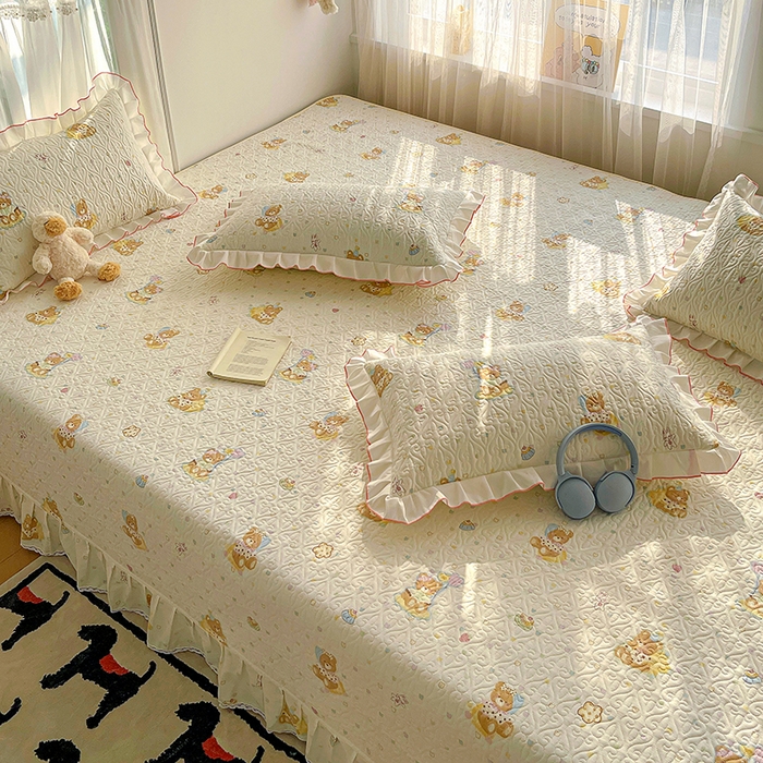 91家纺网 家纺一手货源 找家纺 羽爱 2025全棉印花A类榻榻米床盖快乐熊