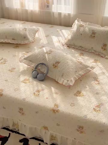 91家纺网 家纺一手货源 找家纺 羽爱 2025全棉印花A类榻榻米床盖快乐熊