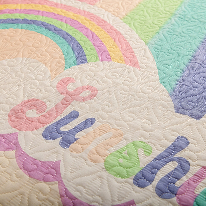 91家纺网 家纺一手货源 找家纺 羽爱 2025全棉印花A类榻榻米床盖小彩虹