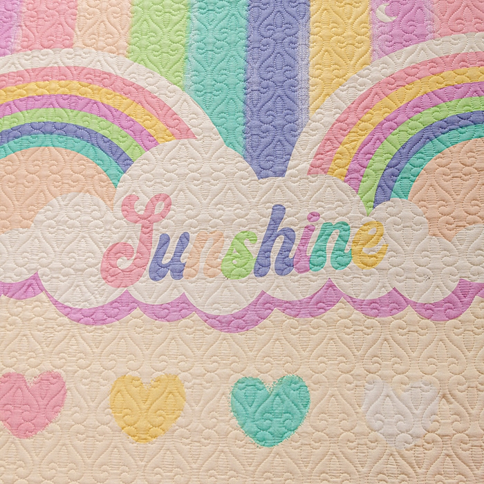 91家纺网 家纺一手货源 找家纺 羽爱 2025全棉印花A类榻榻米床盖小彩虹