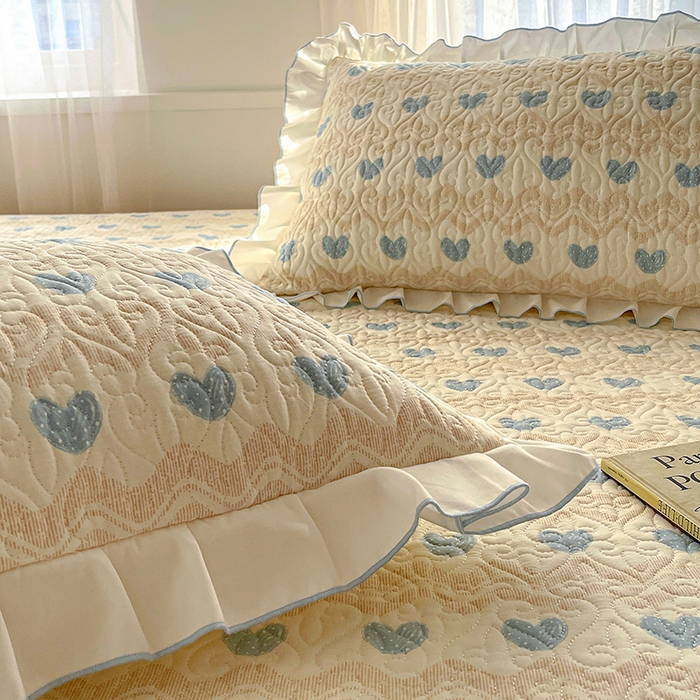 91家纺网 家纺一手货源 找家纺 羽爱 2025全棉印花A类榻榻米床盖心动旋律