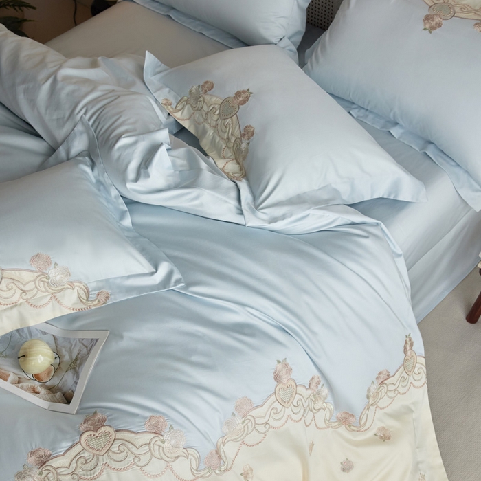 91家纺网 家纺一手货源 找家纺 咏绒家纺工厂店 2025新款100支澳棉长绒棉纯棉CR工艺极简轻奢刺绣四件套-南法玫瑰系列 南法玫瑰-晨雾蓝