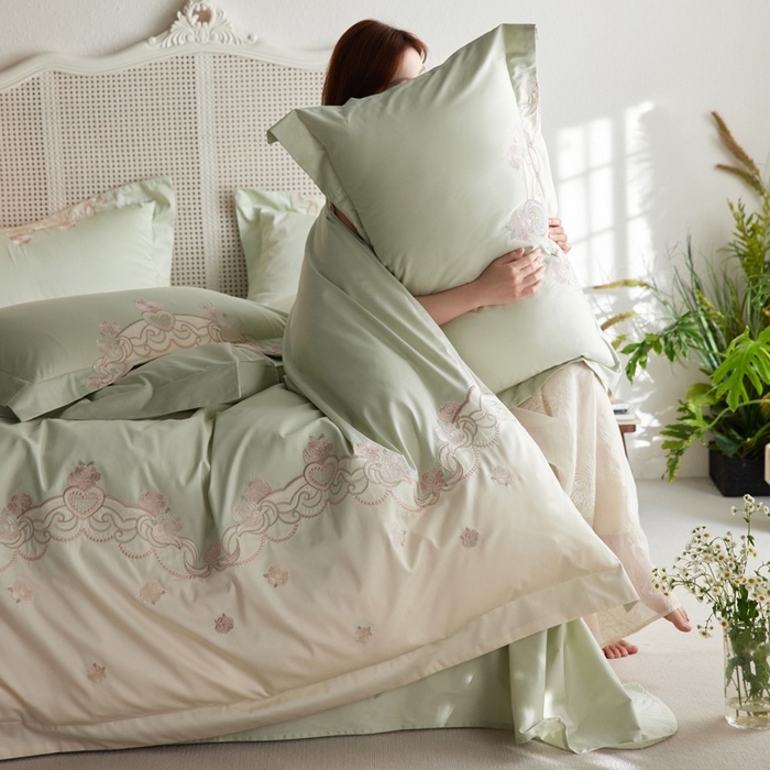 91家纺网 家纺一手货源 找家纺 咏绒家纺工厂店 2025新款100支澳棉长绒棉纯棉CR工艺极简轻奢刺绣四件套-南法玫瑰系列 南法玫瑰-木槿绿