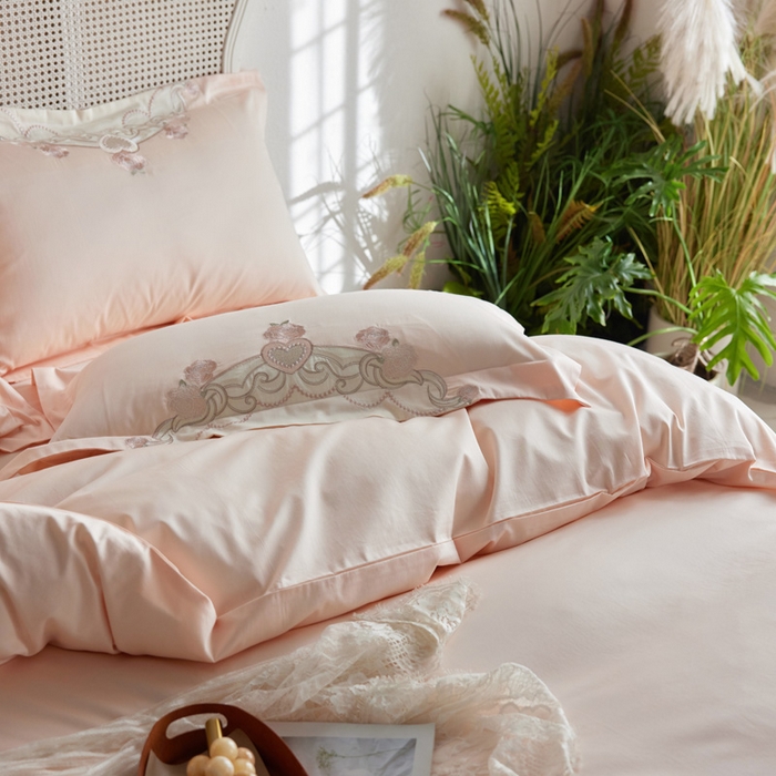 91家纺网 家纺一手货源 找家纺 咏绒家纺工厂店 2025新款100支澳棉长绒棉纯棉CR工艺极简轻奢刺绣四件套-南法玫瑰系列 南法玫瑰-玉竹粉