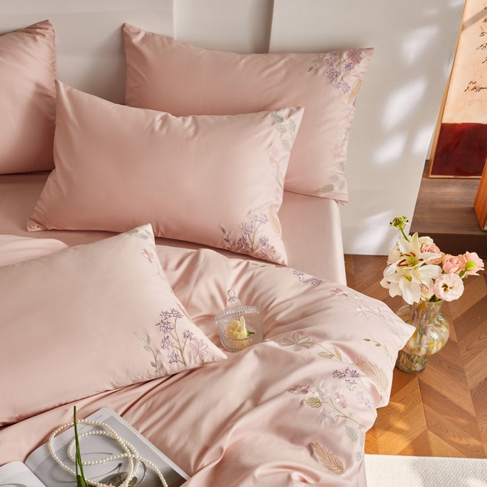 91家纺网 家纺一手货源 找家纺 咏绒家纺工厂店 2025新款100支长绒棉纯棉四件套-花草自春风系列 柏林少女