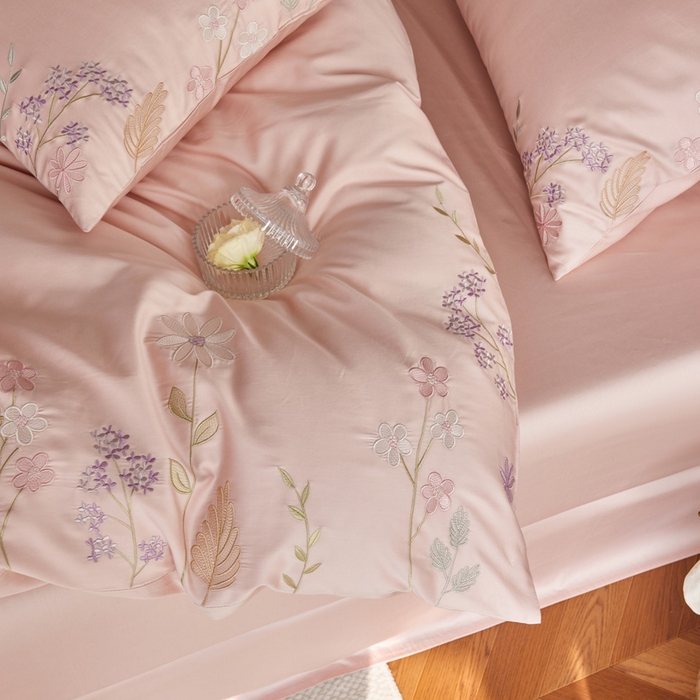 91家纺网 家纺一手货源 找家纺 咏绒家纺工厂店 2025新款100支长绒棉纯棉四件套-花草自春风系列 柏林少女