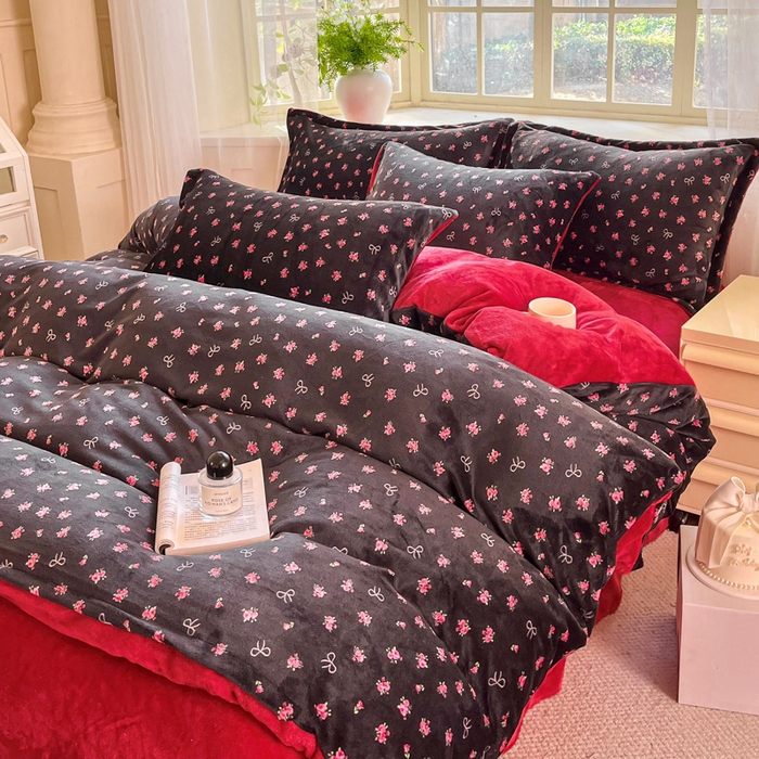 91家纺网 家纺一手货源 找家纺 斯卡诺家纺 2026新款小清新牛奶绒床盖四件套冬季加厚床盖四件套 粉玫瑰