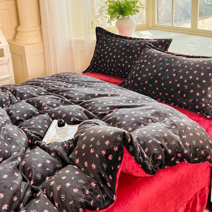 91家纺网 家纺一手货源 找家纺 斯卡诺家纺 2026新款小清新牛奶绒床盖四件套冬季加厚床盖四件套 粉玫瑰