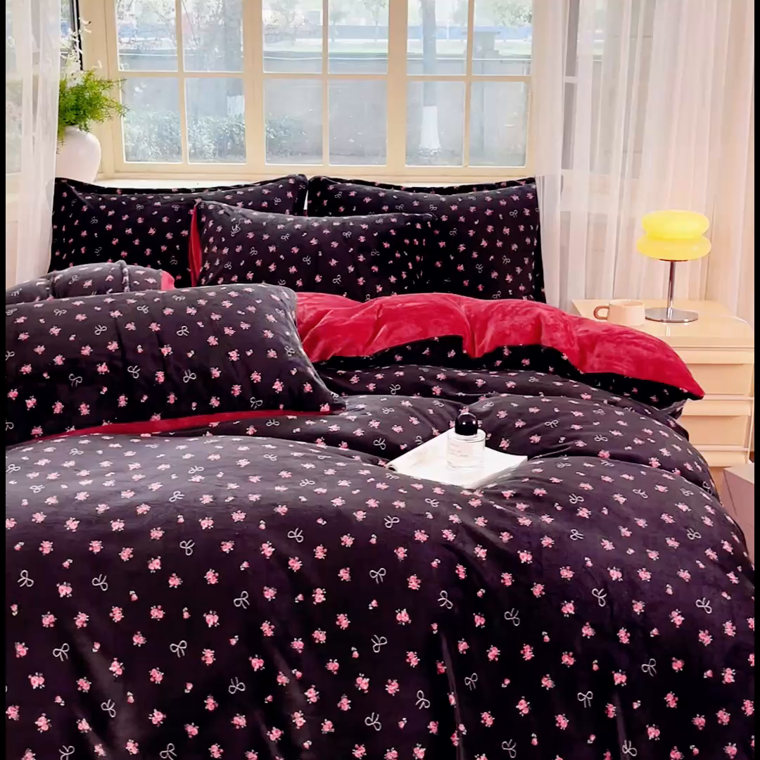 91家纺网 家纺一手货源 找家纺 斯卡诺家纺 2026新款小清新牛奶绒床盖四件套冬季加厚床盖四件套 粉玫瑰