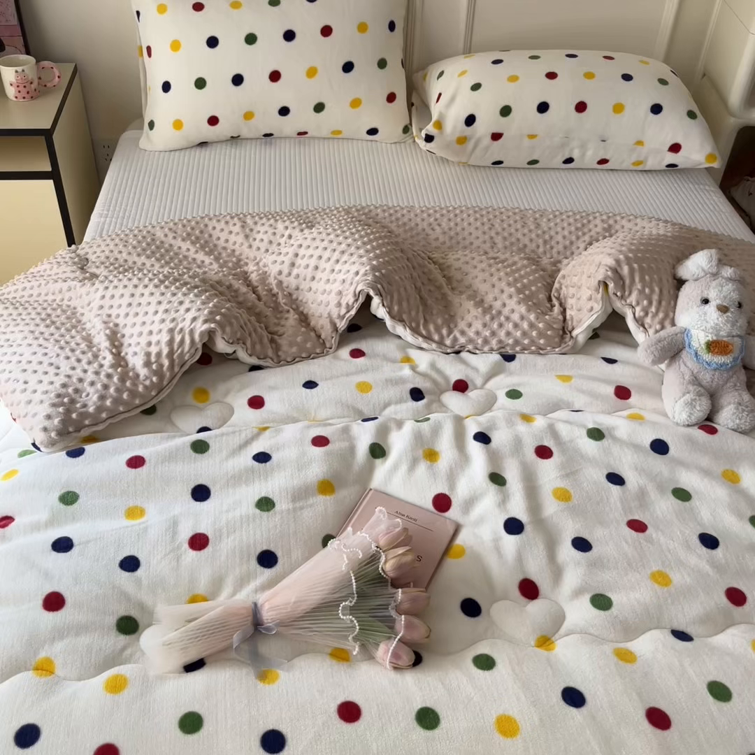 91家纺网 家纺一手货源 找家纺 贝扬思家纺 2025新款卡通牛奶绒豆豆绒抗菌被冬被被子被芯-奶豆 奶豆-彩珍珠