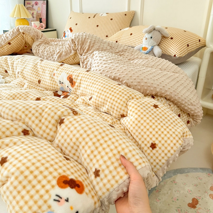 91家纺网 家纺一手货源 找家纺 贝扬思家纺 2025新款卡通牛奶绒豆豆绒抗菌被冬被被子被芯-奶豆 奶豆-可可猫星